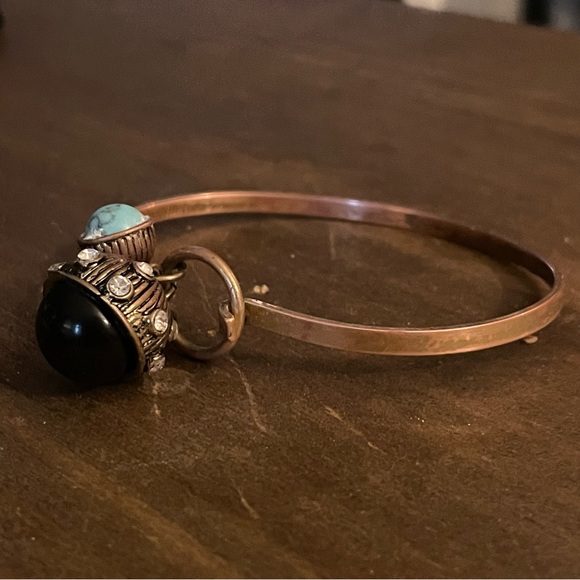 Jessica Simpson hooked charm bangle bracelet - Picture 5 of 6